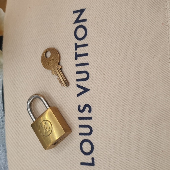 LOUIS VUITTON LOCK/KEY🔐 SILVER & GOLD TWO TONE # 215 W/ New Fashion Bag charm - Picture 7 of 7